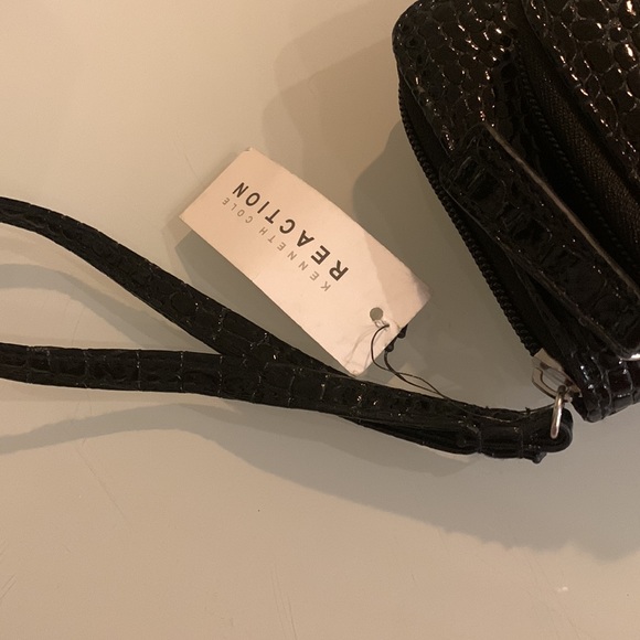 Kenneth Cole Reaction wristlet - Picture 4 of 7